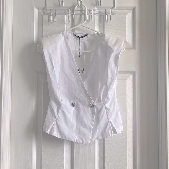 NWT Closet Staple white Zara Top ✨❄️ - Picture 1 of 4